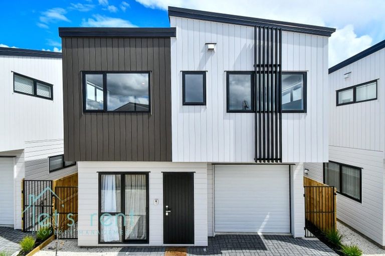 Photo of property in 104b Edgewater Drive, Pakuranga, Auckland, 2010