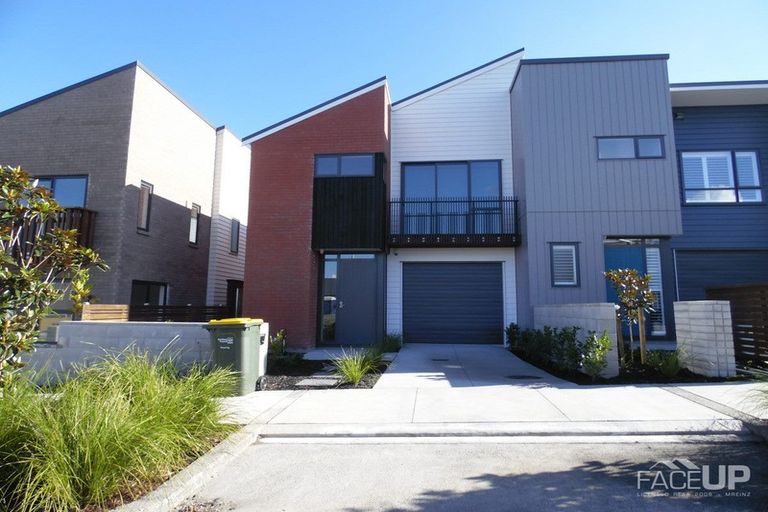 Photo of property in 6 Tuatua Road, Hobsonville, Auckland, 0616