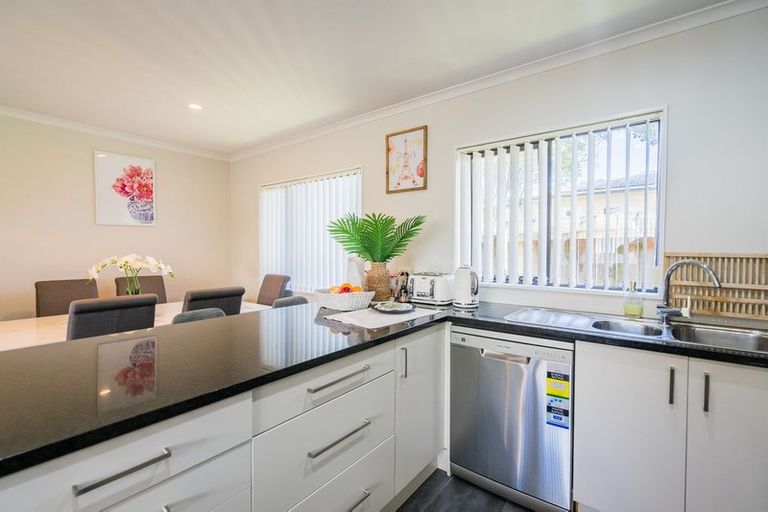 Photo of property in 12a Gifford Road, Papatoetoe, Auckland, 2025