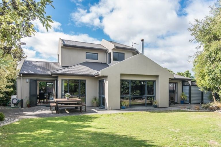 Photo of property in 4 Avion Terrace, Raumati Beach, Paraparaumu, 5032