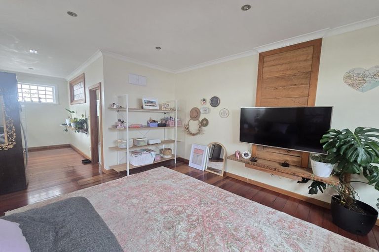 Photo of property in 32 Todman Street, Brooklyn, Wellington, 6021