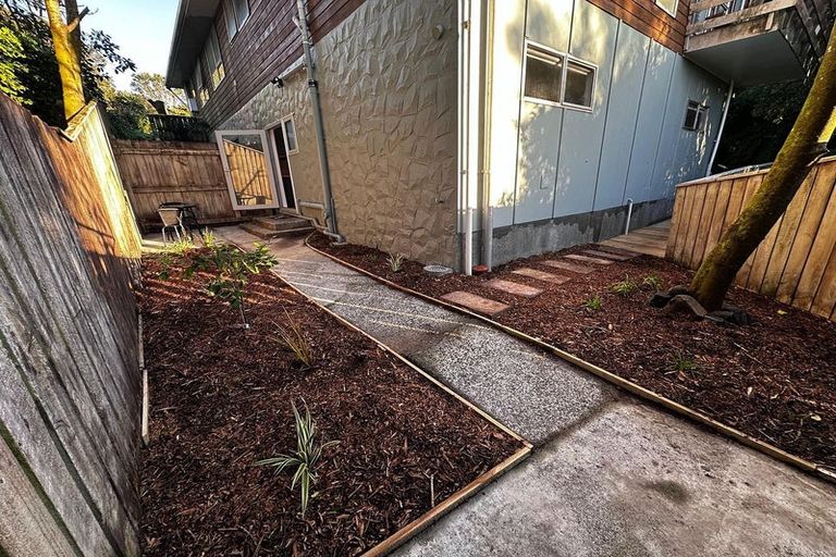 Photo of property in 1a Tree Top Lane, Paparangi, Wellington, 6037