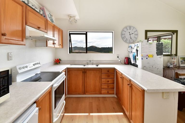 Photo of property in 39 Hillcrest Road, Hatfields Beach, Orewa, 0931
