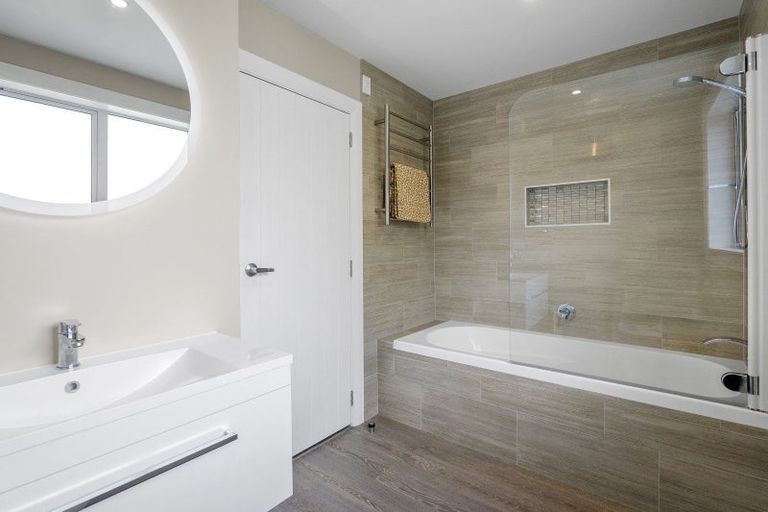 Photo of property in 56 Gilberthorpes Road, Hei Hei, Christchurch, 8042