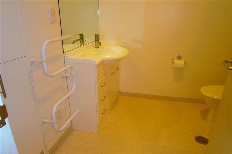 Photo of property in Terrace Heights Apartments, 2/163p The Terrace, Wellington Central, Wellington, 6011