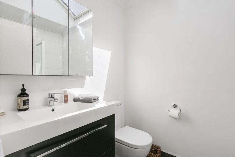 Photo of property in 251 Kaipara Road, Papakura, 2582