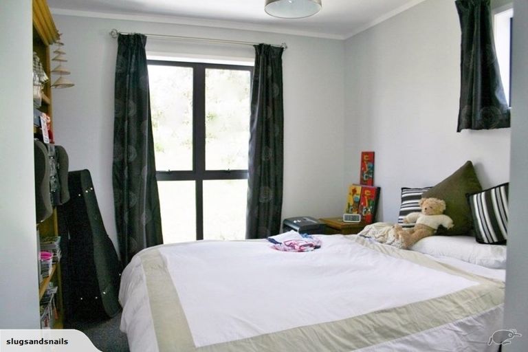 Photo of property in 16b Woodall Place, Totara Vale, Auckland, 0627