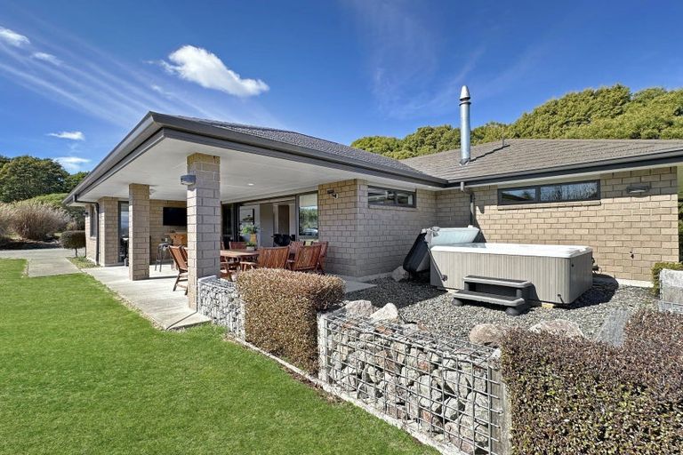 Photo of property in 12 Lacebark Drive, Kinloch, Taupo, 3377