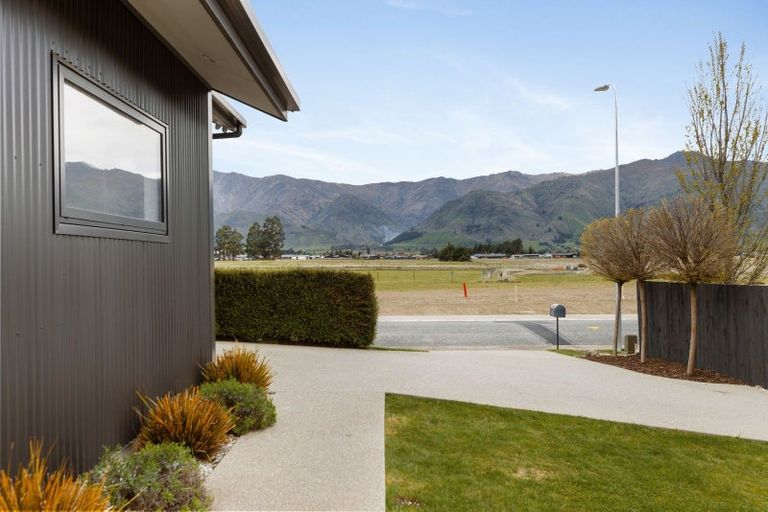 Photo of property in 12 Swan Street, Lake Hawea, Wanaka, 9382