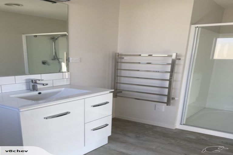 Photo of property in 2 Omaka Place, Aotea, Porirua, 5024