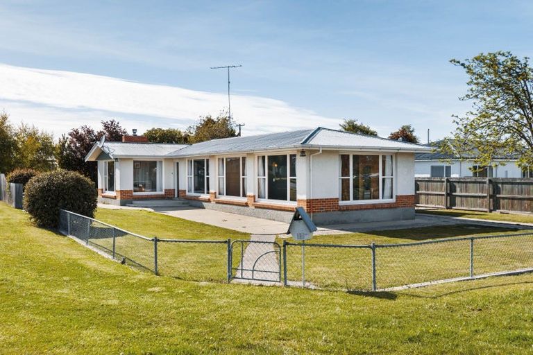 Photo of property in 22 Northland Street, Ranfurly, 9332