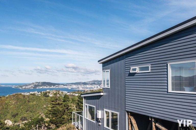 Photo of property in 8 Cessna Way, Newlands, Wellington, 6037