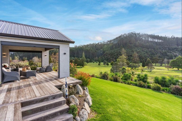 Photo of property in 19 Titoki Lane, Whangamata, 3691
