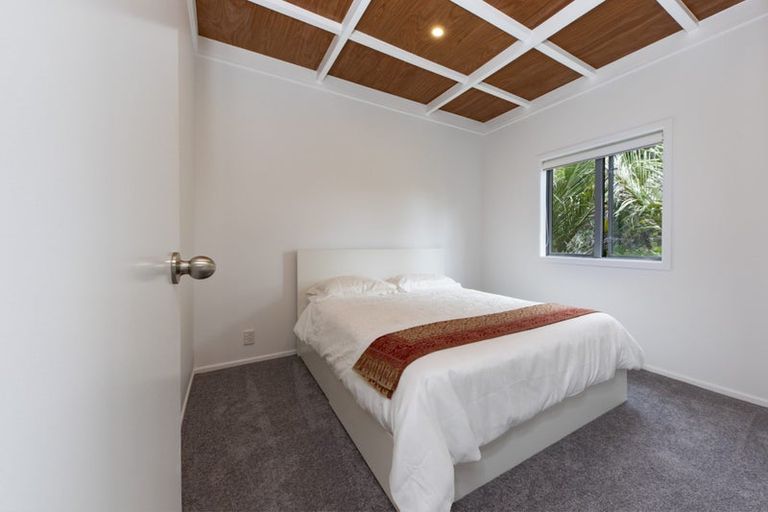 Photo of property in 6-8 Sylvan Glade, Piha, New Lynn, 0772