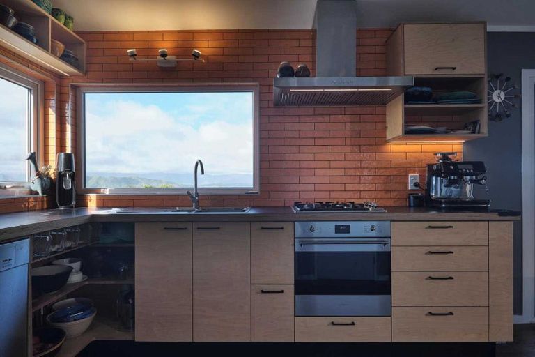 Photo of property in 2/7 Jasmine Grove, Maungaraki, Lower Hutt, 5010