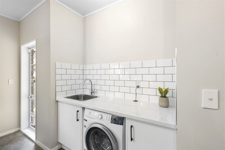 Photo of property in 1/71 Wellington Street, Howick, Auckland, 2014