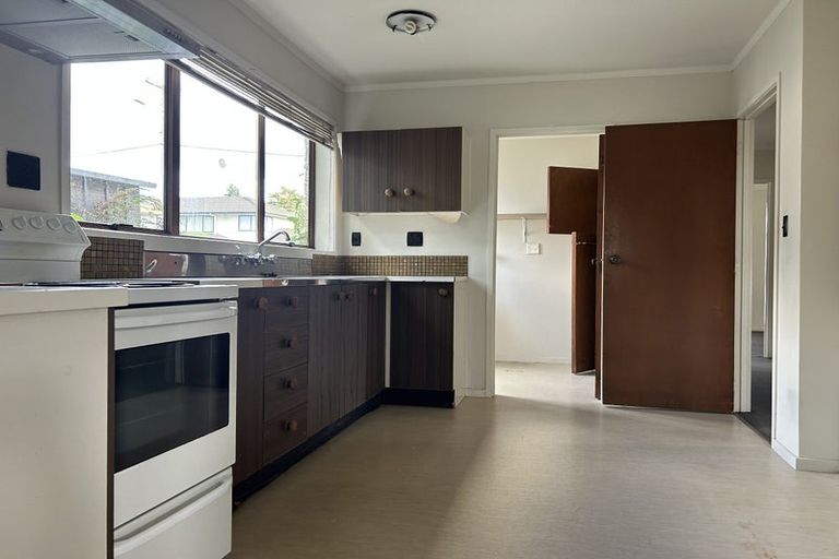 Photo of property in 1/39 Clevedon Road, Papakura, 2110