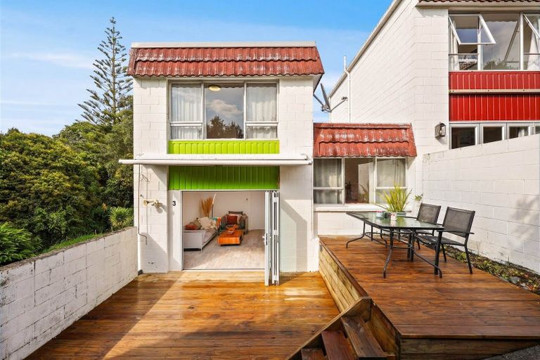 Photo of property in 3/52 Fruitvale Road, New Lynn, Auckland, 0600