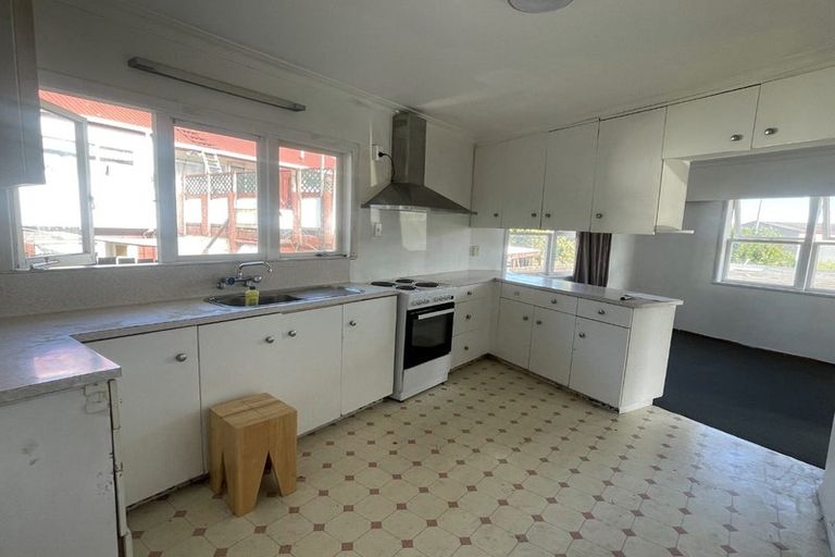 Photo of property in 228 Dominion Road, Red Hill, Papakura, 2110