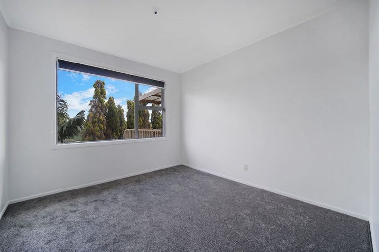 Photo of property in 19 Normandy Place, Henderson, Auckland, 0610