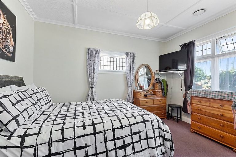 Photo of property in 21 Crawford Green, Miramar, Wellington, 6022