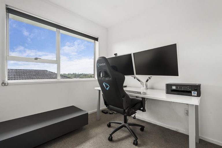 Photo of property in 1/24 Bayview Road, Bayview, Auckland, 0629