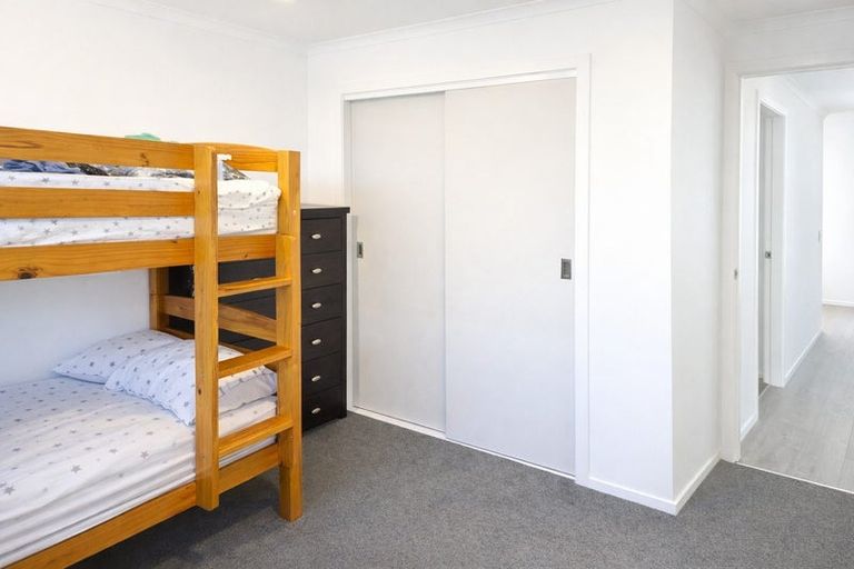 Photo of property in 28a San Priamo Place, Paraparaumu Beach, Paraparaumu, 5032