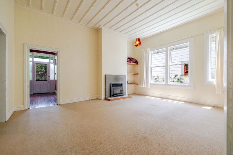 Photo of property in 5 Hereford Street, West End, Palmerston North, 4410