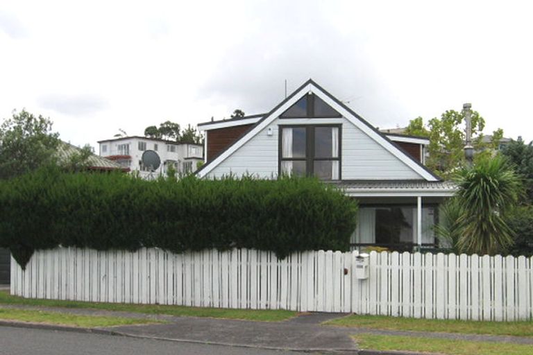 Photo of property in 128 West Harbour Drive, West Harbour, Auckland, 0618