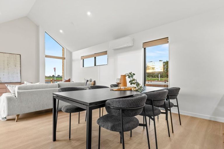 Photo of property in 1 Greystone Close, Halswell, 8025
