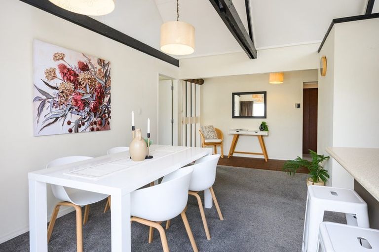 Photo of property in 9 Palliser Place, Milson, Palmerston North, 4414