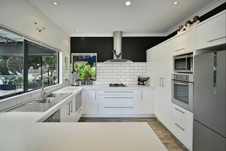 Photo of property in 54 Rotowhenua Road, Poraiti, Napier, 4182