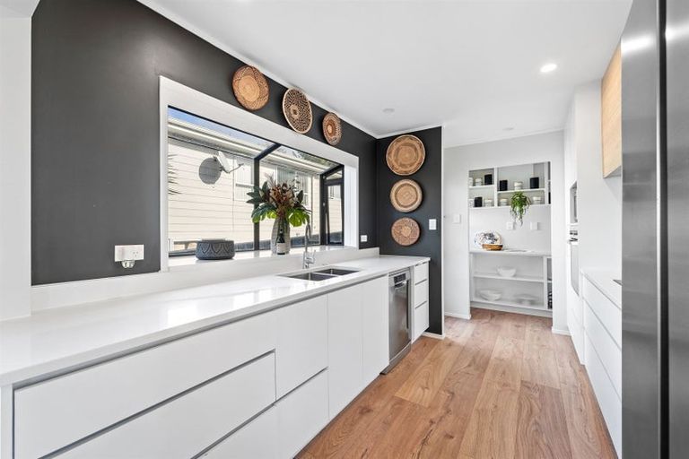 Photo of property in 82 Oaktree Avenue, Browns Bay, Auckland, 0630