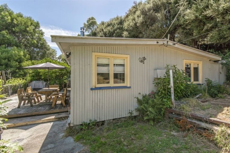 Photo of property in 19 Quail Crescent, Takamatua, 7581