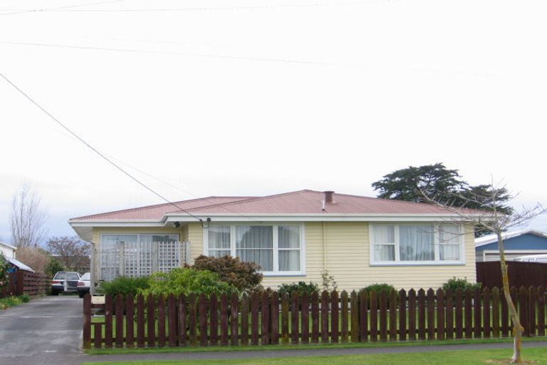 Photo of property in 11 William Street, Levin, 5510