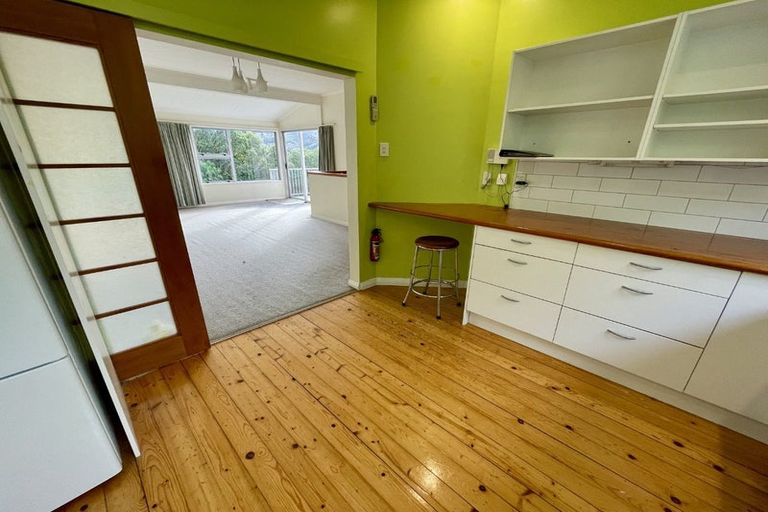 Photo of property in 111 Cockayne Road, Khandallah, Wellington, 6035