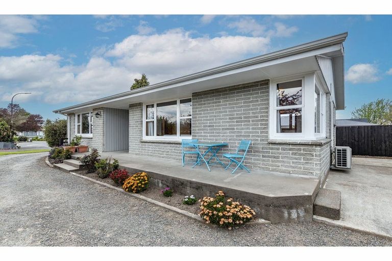 Photo of property in 9 Weston Place, Rangiora, 7400