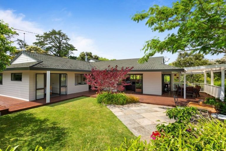 Photo of property in 18 The Close, Greenhithe, Auckland, 0632