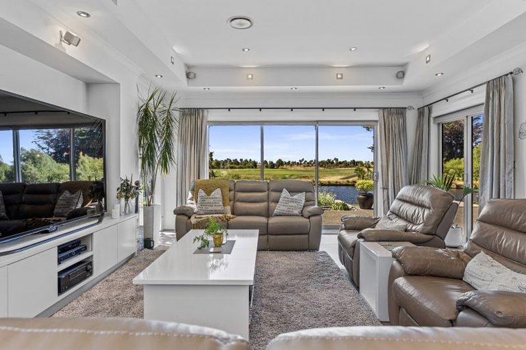 Photo of property in 20 Mapleham Drive, Pegasus, 7612