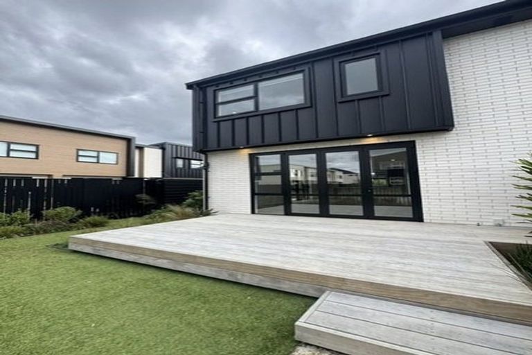 Photo of property in 660e Swanson Road, Swanson, Auckland, 0612