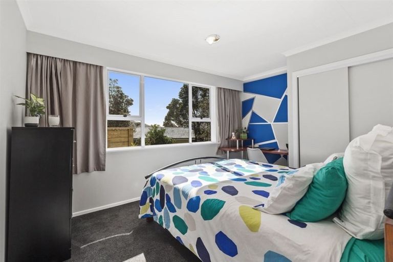 Photo of property in 6 Mayfair Place, Tawa, Wellington, 5028