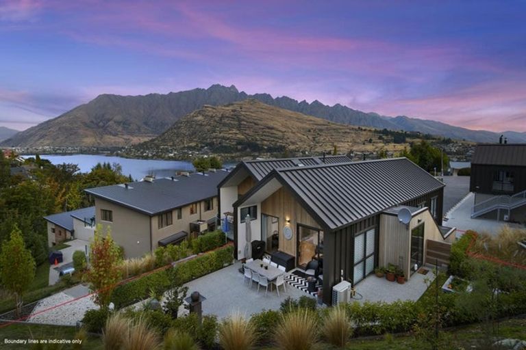 Photo of property in 8 Docwells Lane, Queenstown, 9300