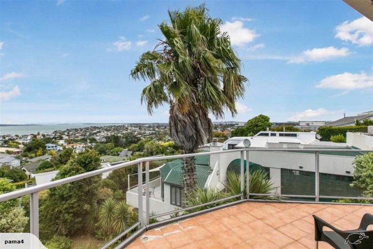 Photo of property in 3/1a Castor Bay Road, Castor Bay, Auckland, 0620