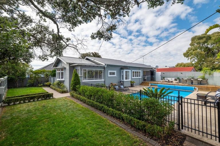 Photo of property in 1/5 Nelson Avenue, Northcote Point, Auckland, 0627