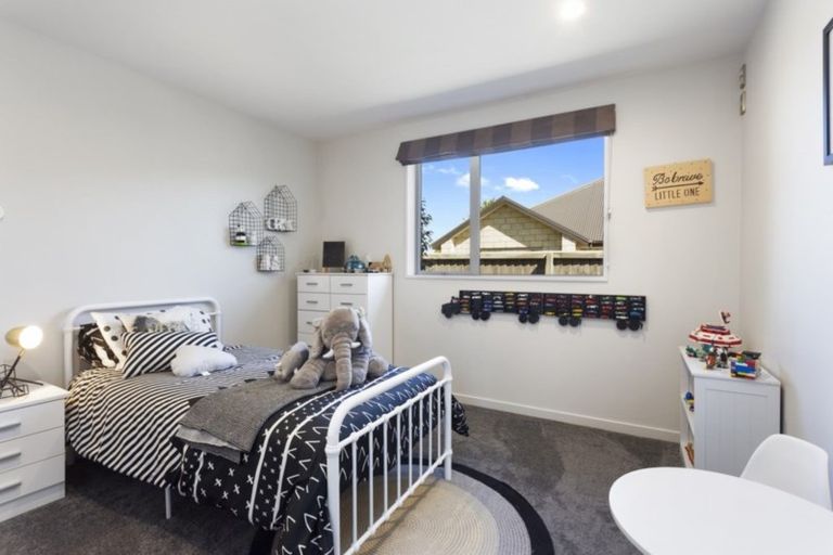 Photo of property in 13 Ascot Place, Rangiora, 7400