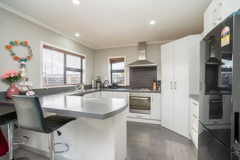 Photo of property in 1 Angelina Way, Kelvin Grove, Palmerston North, 4414