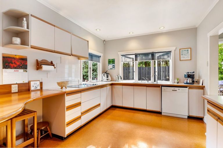 Photo of property in 4 Riddell Road, Glendowie, Auckland, 1071