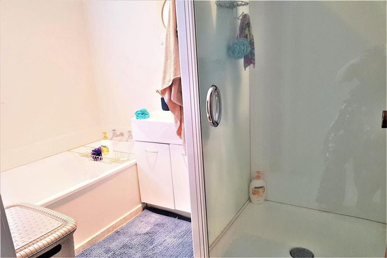 Photo of property in 8 Malibu Grove, Bayview, Auckland, 0629