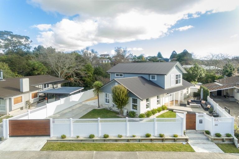 Photo of property in 30 James Cook Street, Havelock North, 4130