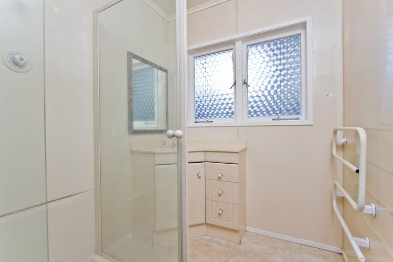 Photo of property in 187 Golf Road, Titirangi, Auckland, 0604